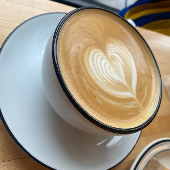 Meet your Posher, Jules - Picture 3 of 6